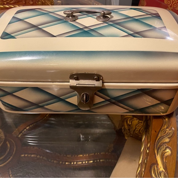 Vintage Antique enamel Breadbox - Picture 1 of 8